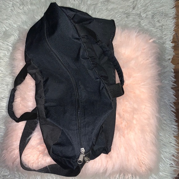 Atchison by BIC Duffel Bag Black - Picture 3 of 9